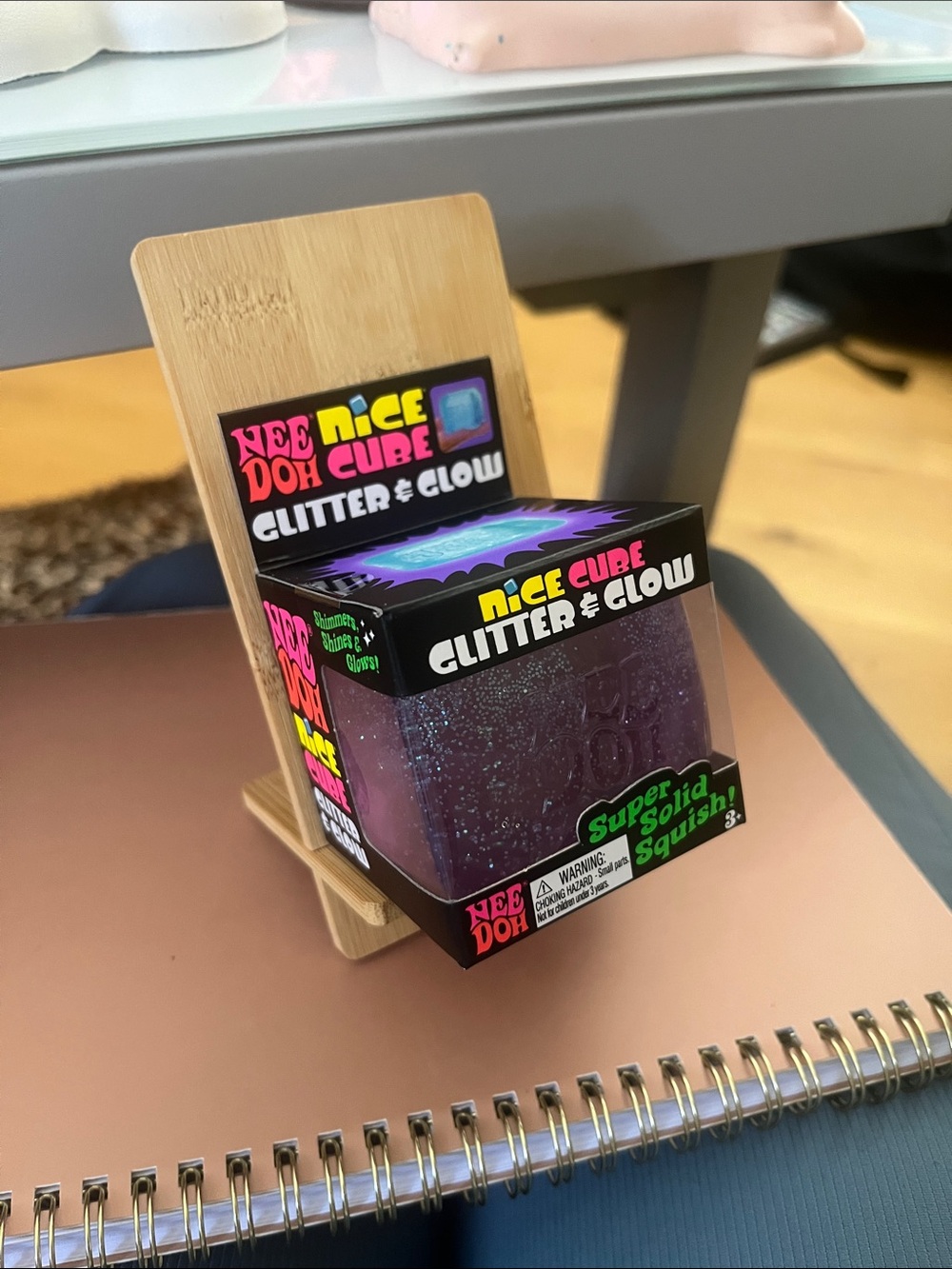NEEDOH nice cube glitter and glow in purple